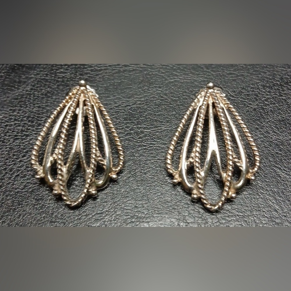 Avon Circle Dot Silver Tone Polished & Filligree Design Signature Earrings